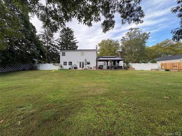 9 Sugarbush Lane, Coram NY 11727