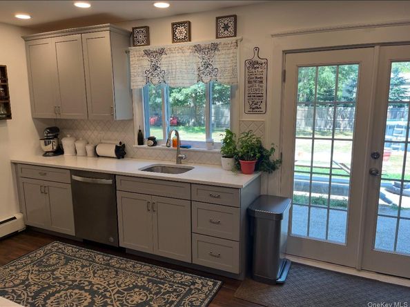 9 Sugarbush Lane, Coram NY 11727