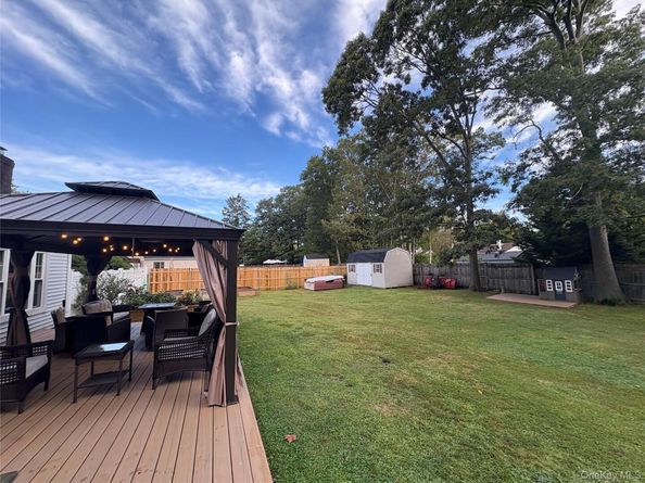 9 Sugarbush Lane, Coram NY 11727