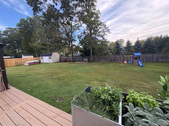 9 Sugarbush Lane, Coram NY 11727