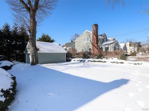 71 Beechwood Avenue, Manhasset NY 11030