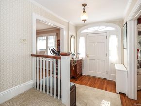 71 Beechwood Avenue, Manhasset NY 11030