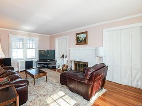 71 Beechwood Avenue, Manhasset NY 11030