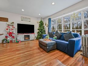 149 Crestwood Boulevard, Farmingdale NY 11735