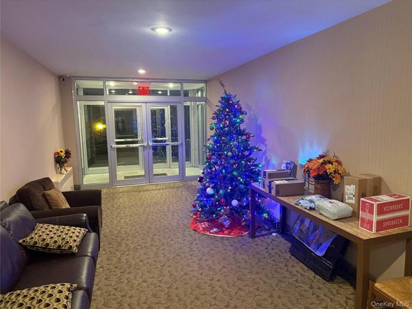 530 Dubois Avenue 7C, Valley Stream NY 11581