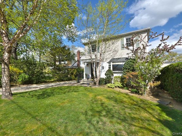 295 New Hyde Park Road, Garden City NY 11530