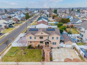 88 Elmwood Street, Plainview NY 11803