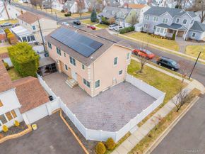 88 Elmwood Street, Plainview NY 11803