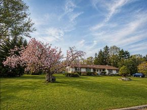 25 Northgate Drive, Syosset NY 11791