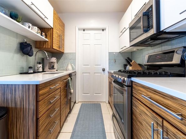 211-10 18th Avenue 6E, Bayside NY 11360