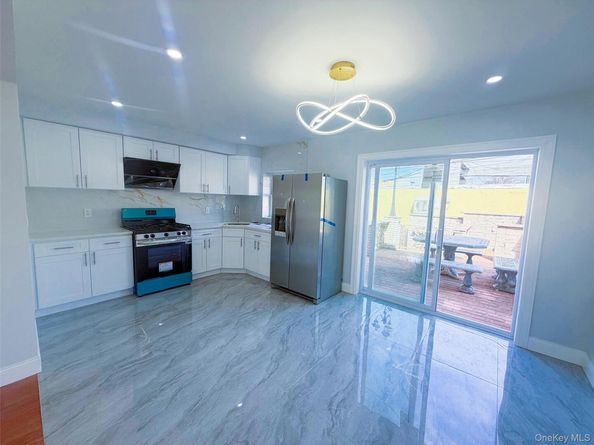 166-65 17TH Road, Whitestone NY 11357