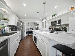 1661 Old Country Road 62, Riverhead NY 11901
