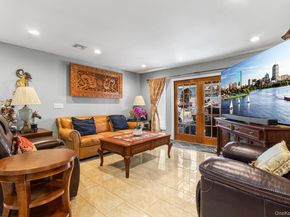 26 Picture Lane, Hicksville NY 11801