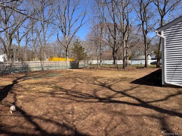 529 Elder Lane, Ronkonkoma NY 11779