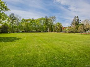 10 Irvinlee Place, East Northport NY 11731
