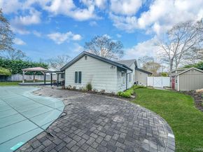 12 Oakdale Avenue, Farmingville NY 11738