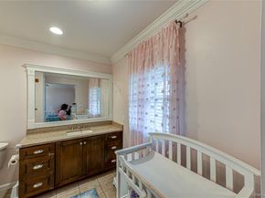 28 Barnsley Crescent, Mount Sinai NY 11766