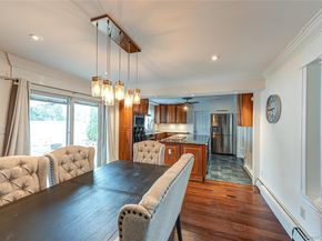 28 Barnsley Crescent, Mount Sinai NY 11766