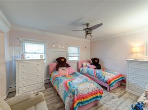 28 Barnsley Crescent, Mount Sinai NY 11766