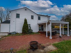 28 Barnsley Crescent, Mount Sinai NY 11766