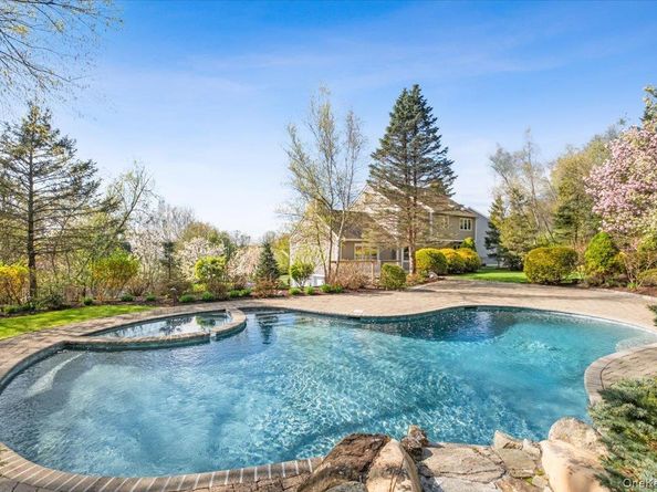 3060 Dahlia Court, Yorktown Heights NY 10598