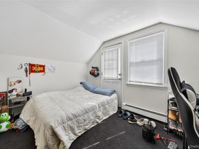 18 President Street, Freeport NY 11520