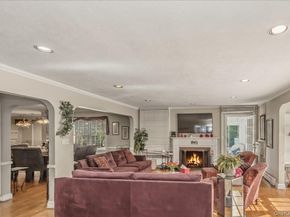 36 Roosevelt Place, Rockville Centre NY 11570