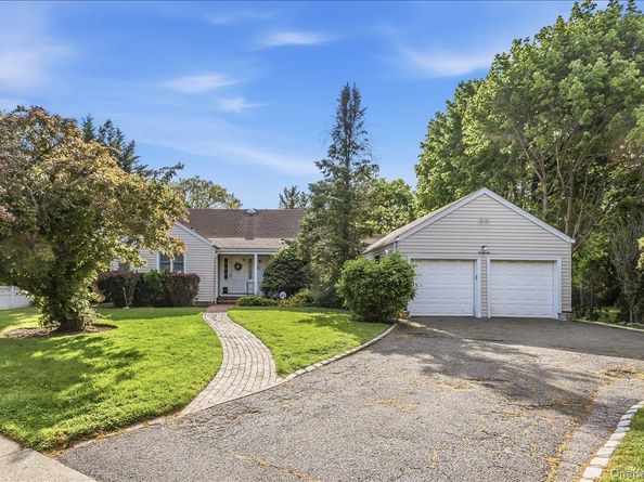 36 Roosevelt Place, Rockville Centre NY 11570