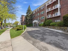 828 Pelhamdale Avenue 3j, New Rochelle NY 10801