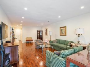 1 Kensington Gate 118, Great Neck NY 11021