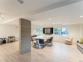 1 Kensington Gate 118, Great Neck NY 11021