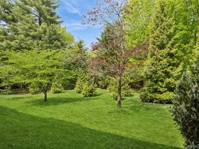 1 Kensington Gate 118, Great Neck NY 11021