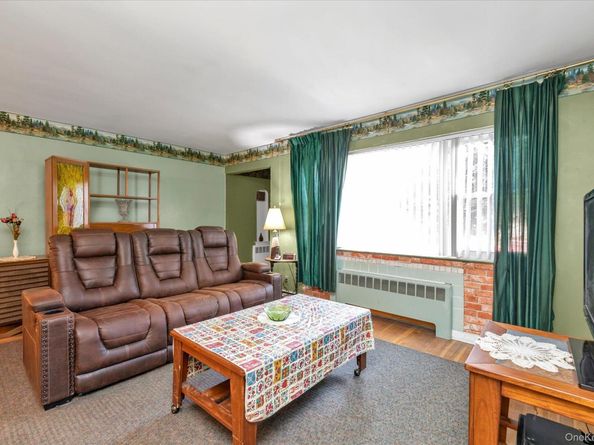 39 Caroline Avenue, Elmont NY 11003
