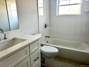 20 10th Street, Ronkonkoma NY 11779