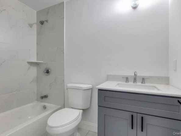 20 10th Street, Ronkonkoma NY 11779