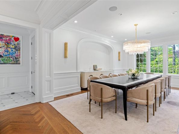 22 Terrace Court, Old Westbury NY 11568