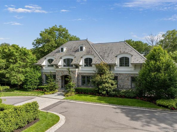 22 Terrace Court, Old Westbury NY 11568