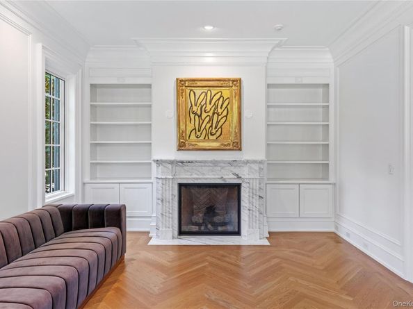 22 Terrace Court, Old Westbury NY 11568