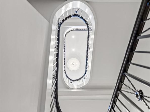 22 Terrace Court, Old Westbury NY 11568