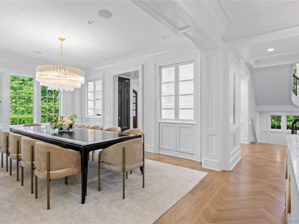 22 Terrace Court, Old Westbury NY 11568