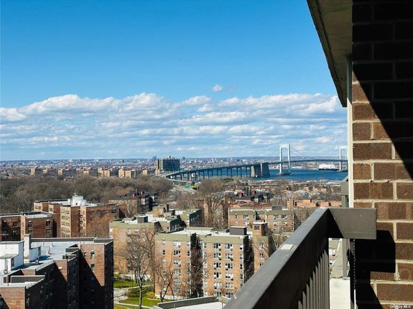 2 Bay Club Drive 16V, Bayside NY 11360