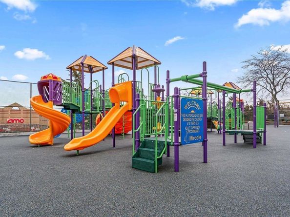 2 Bay Club Drive 16V, Bayside NY 11360