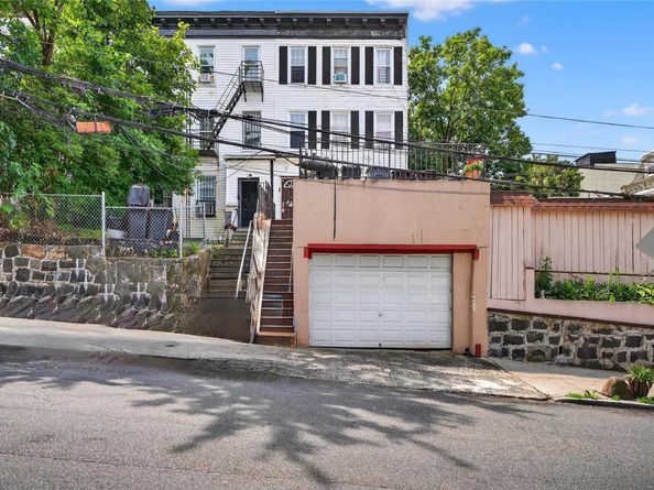 58 Herriot Street, Yonkers NY 10701