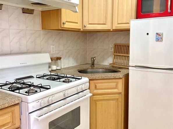 138-10 35th Ave 3A, Flushing NY 11354