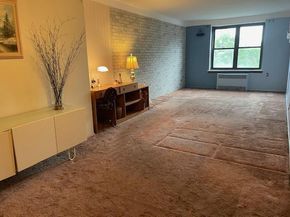 87-10 204 204 steet A62, Hollis NY 11423
