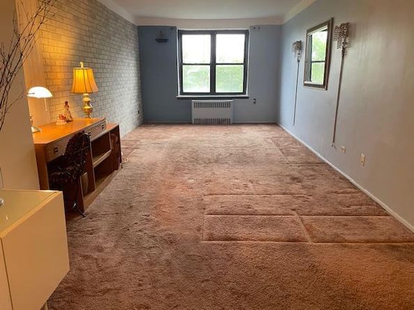 87-10 204 204 steet A62, Hollis NY 11423