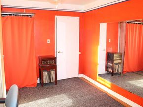 87-10 204 204 steet A62, Hollis NY 11423