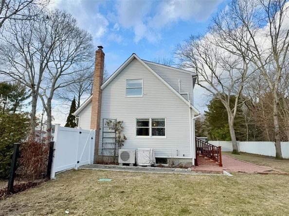 4 N Westbury Road, Hampton Bays NY 11946