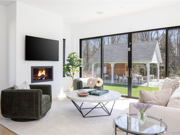 4 Dogwood Drive, East Hampton NY 11937