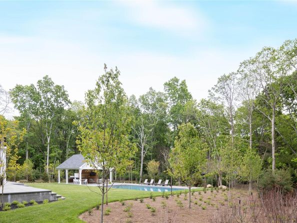 4 Dogwood Drive, East Hampton NY 11937